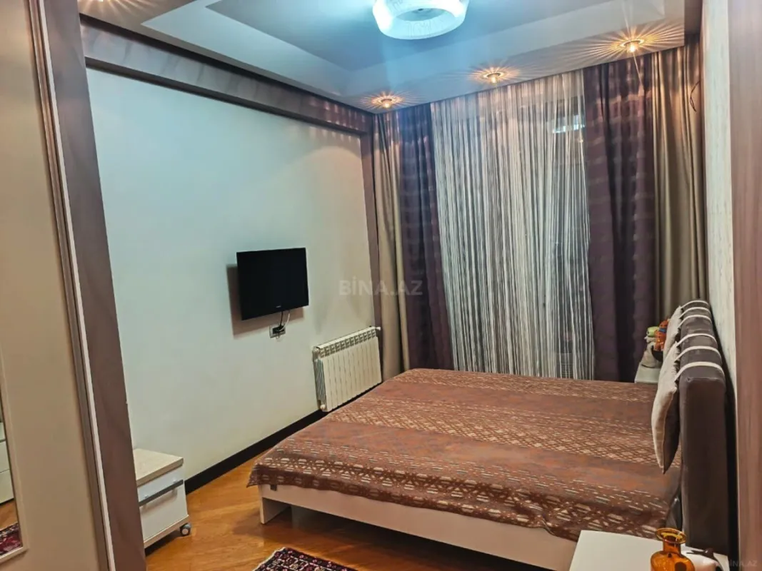Satılır 3 otaqlı mənzil 140 m²