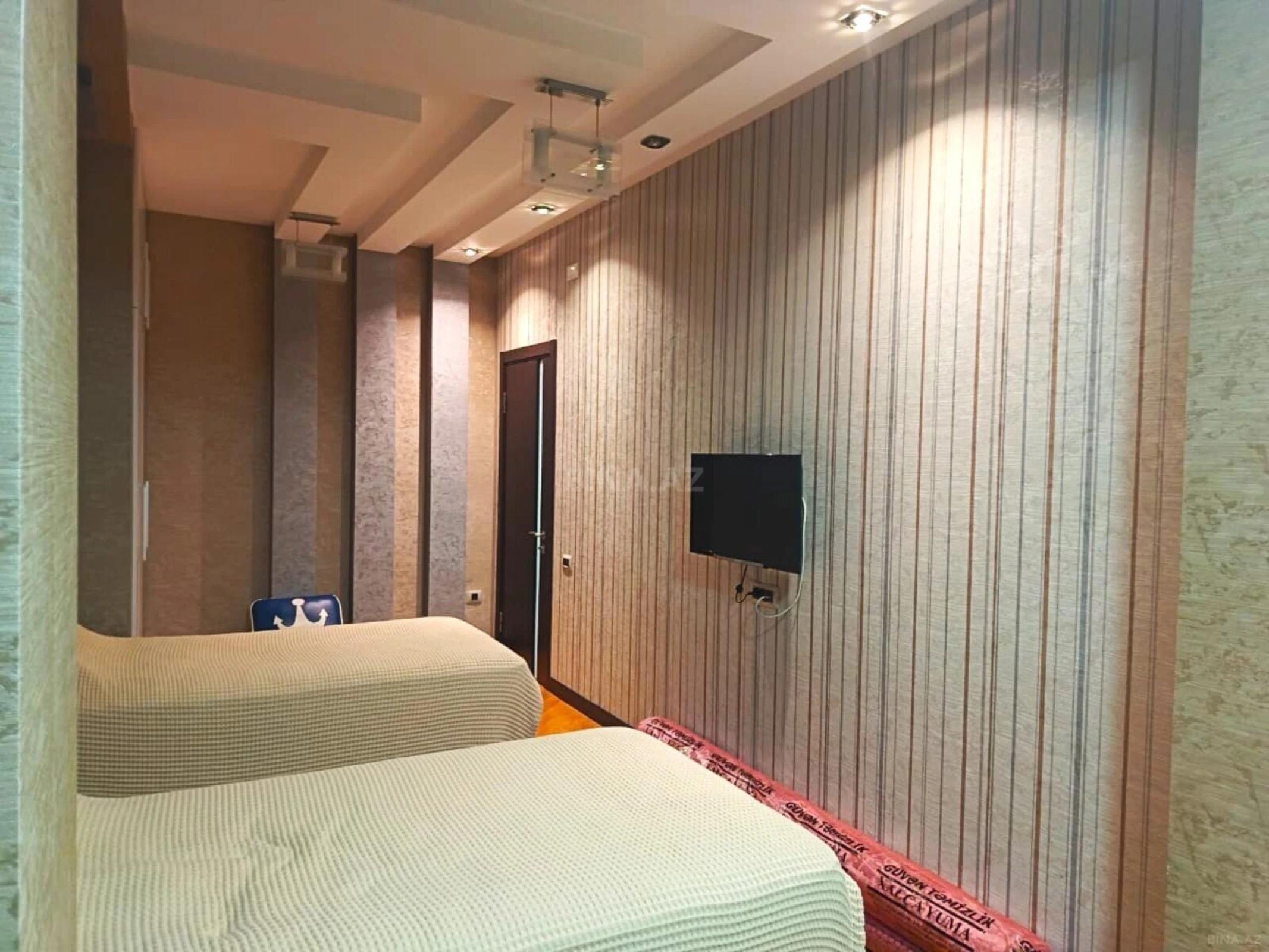 Satılır 3 otaqlı mənzil 140 m²