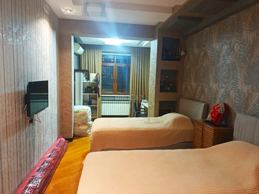 Satılır 3 otaqlı mənzil 140 m²