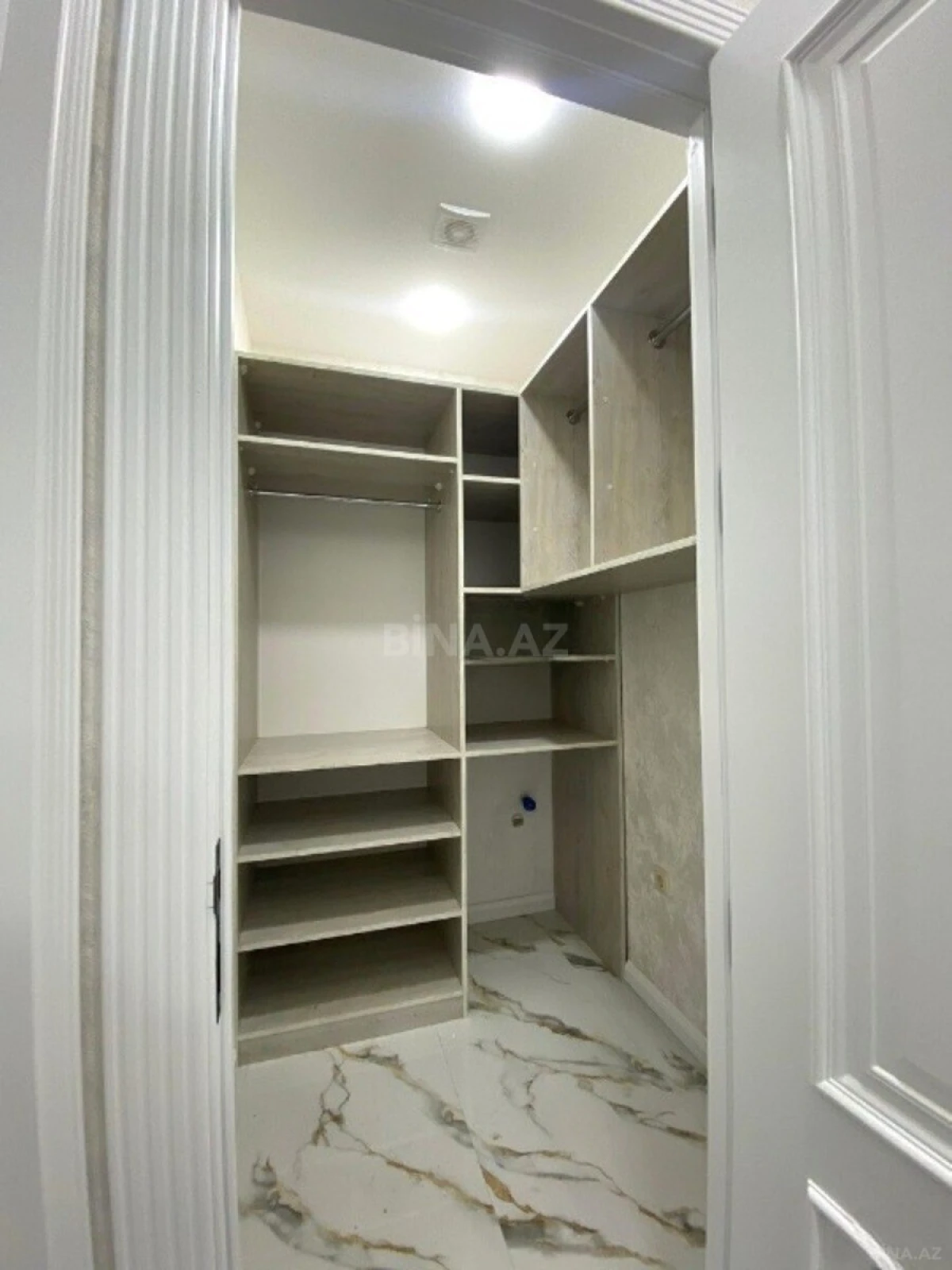 Satılır 2 otaqlı mənzil 70 m²