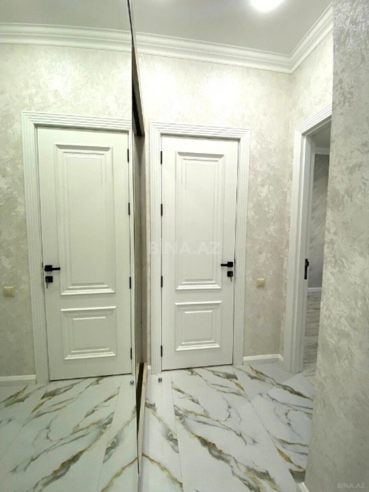 Satılır 2 otaqlı mənzil 70 m²