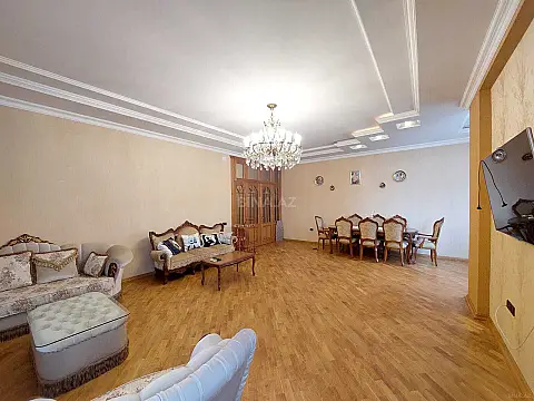 Kirayə verilir 4 otaqlı mənzil 220 m²