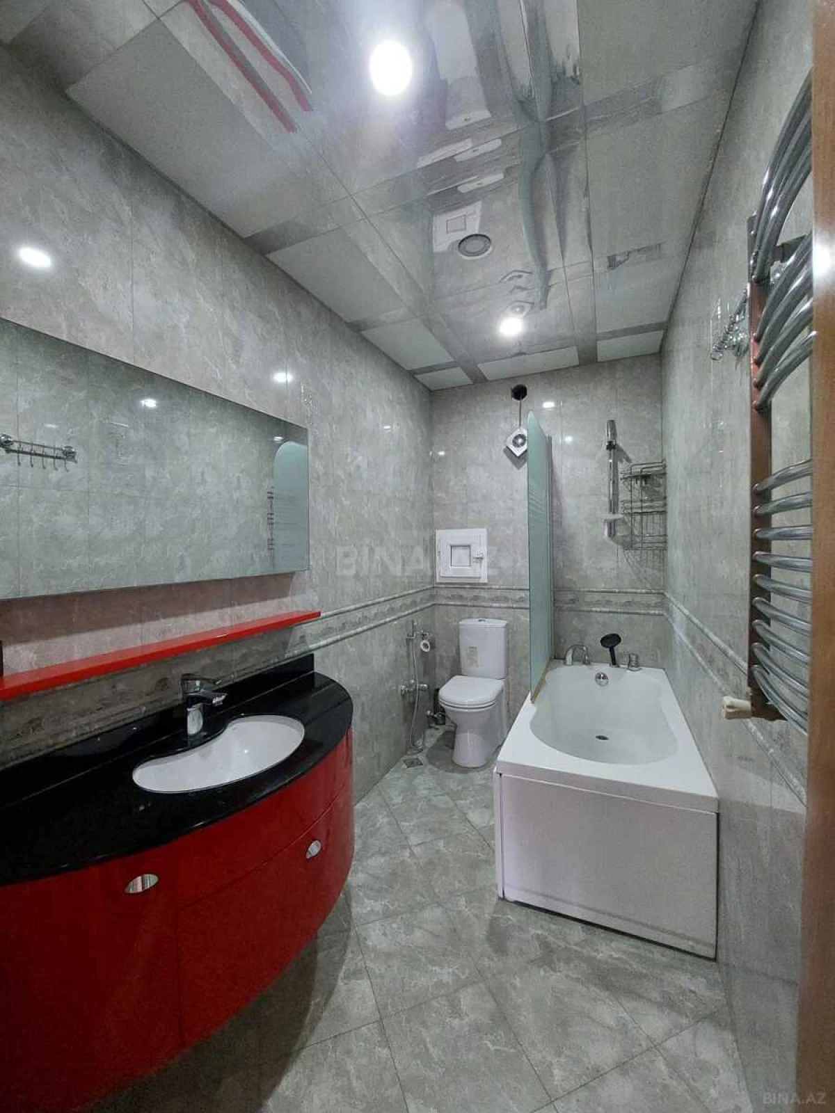 Kirayə verilir 4 otaqlı mənzil 220 m²