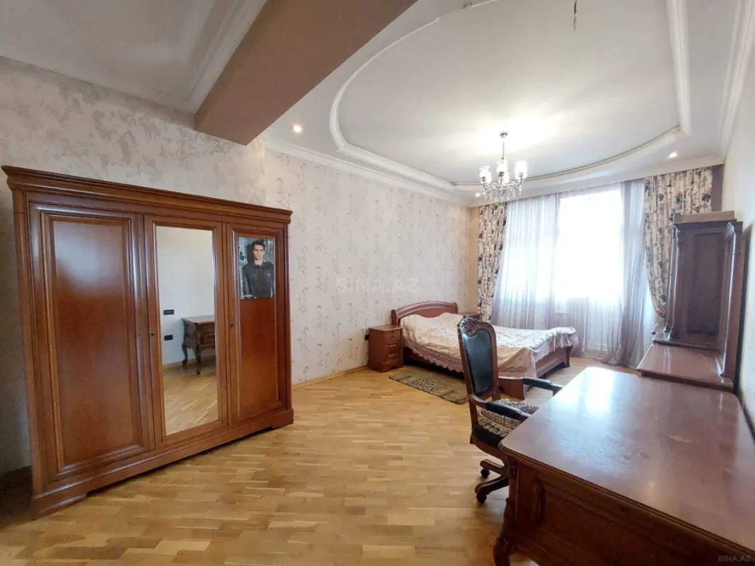 Kirayə verilir 4 otaqlı mənzil 220 m²