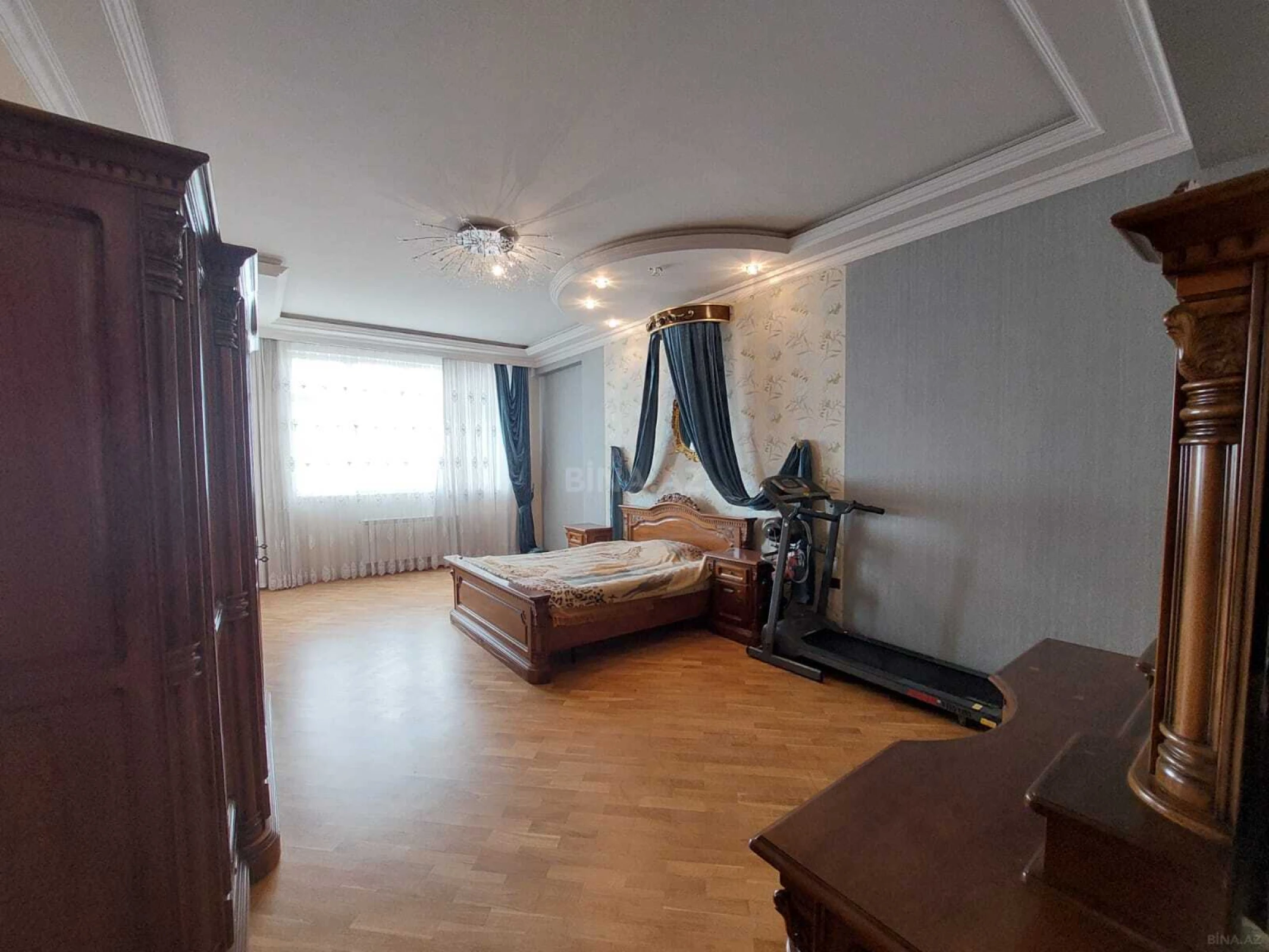 Kirayə verilir 4 otaqlı mənzil 220 m²