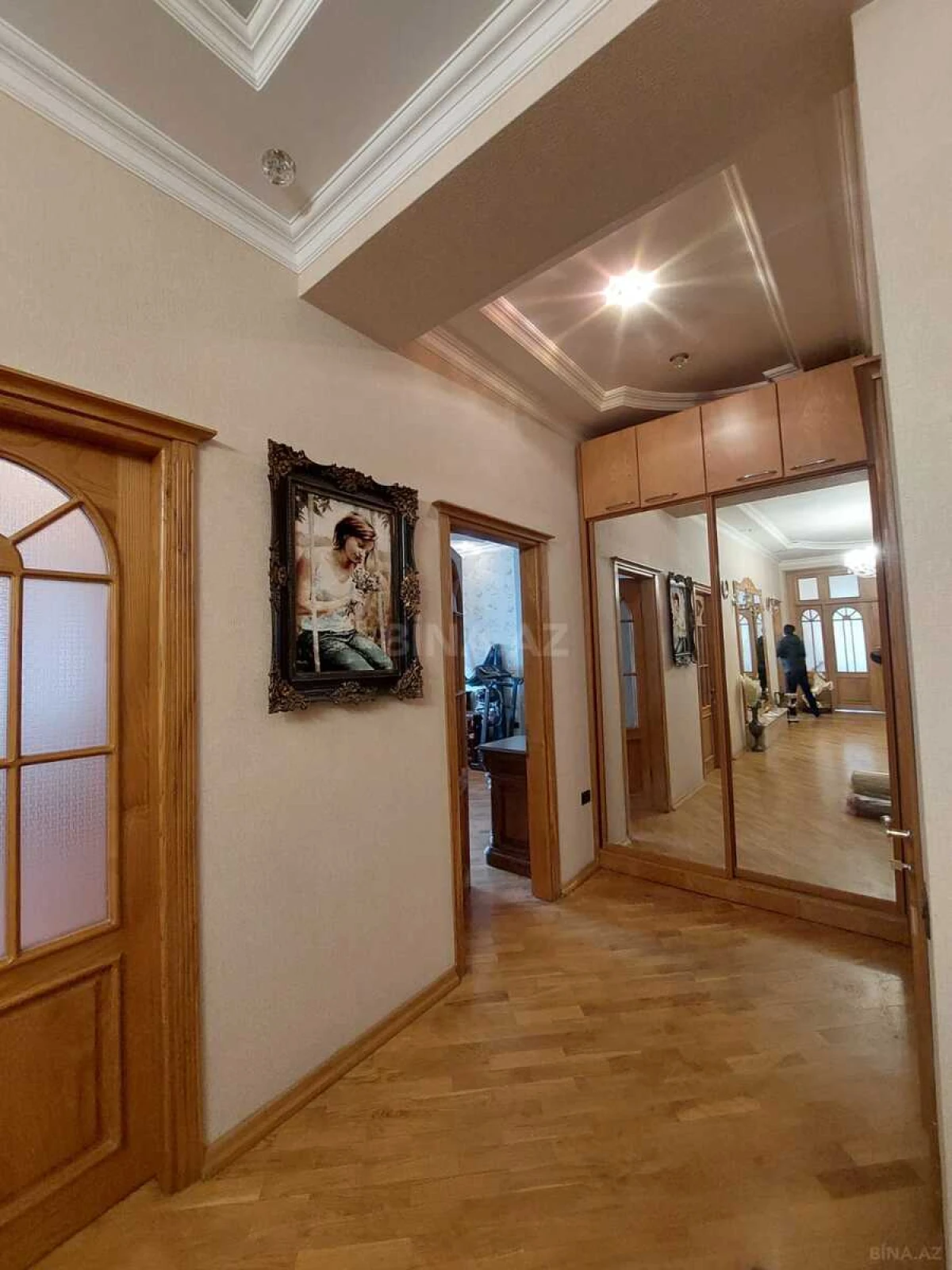 Kirayə verilir 4 otaqlı mənzil 220 m²