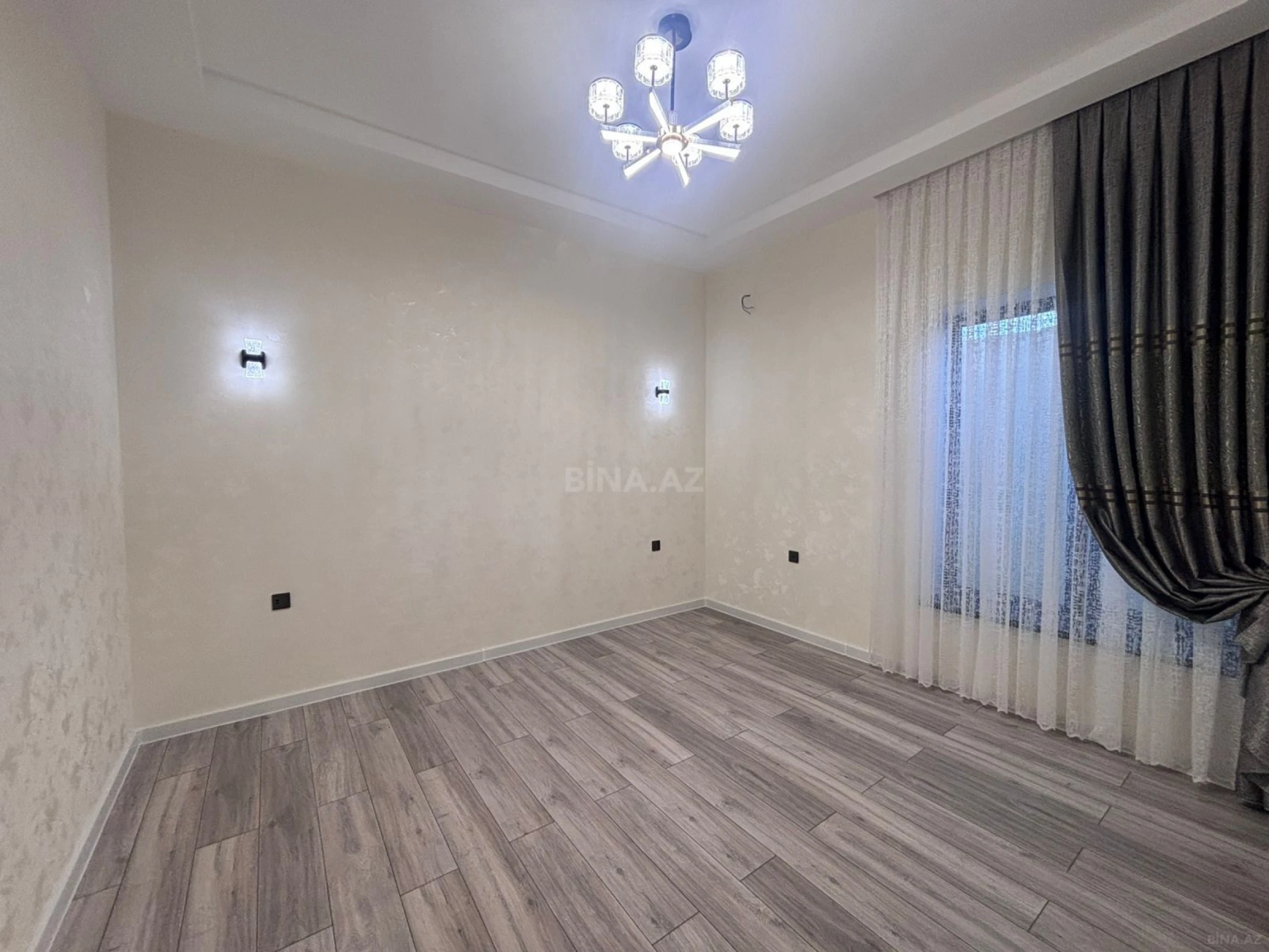 Satılır 4 otaqlı həyət evi 140 m²