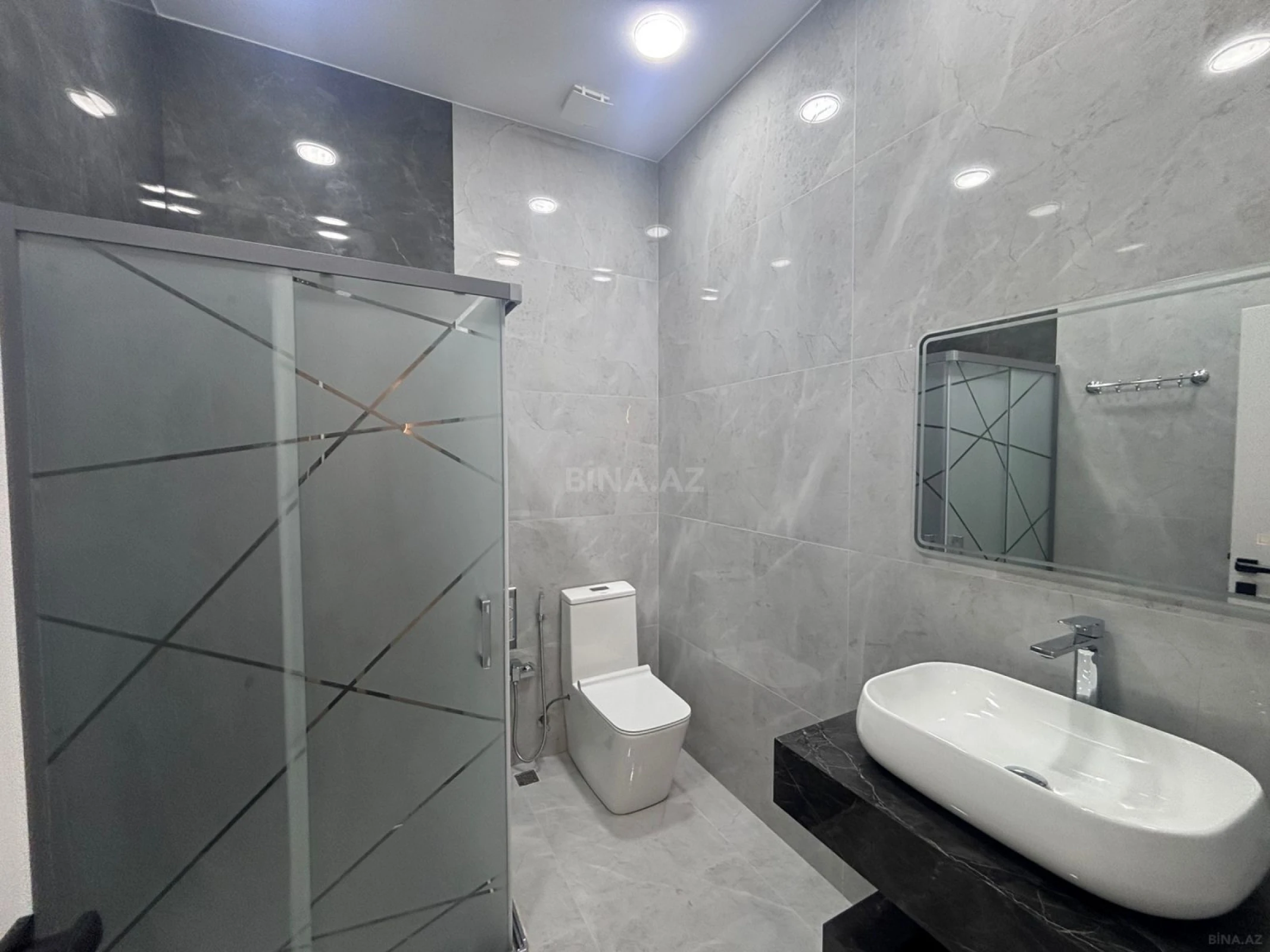 Satılır 4 otaqlı həyət evi 140 m²