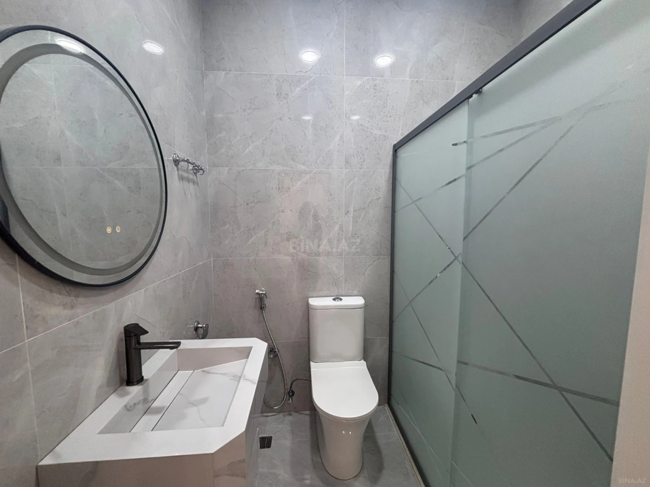 Satılır 4 otaqlı həyət evi 140 m²