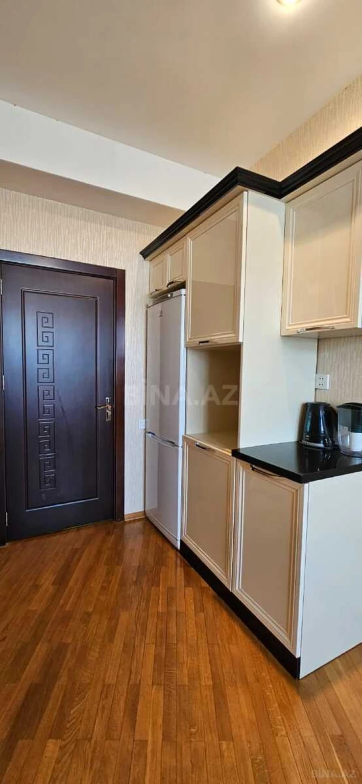 Kirayə verilir 2 otaqlı mənzil 90 m²