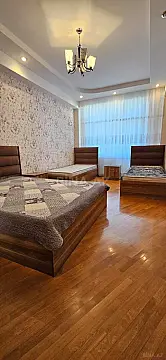Kirayə verilir 2 otaqlı mənzil 90 m²