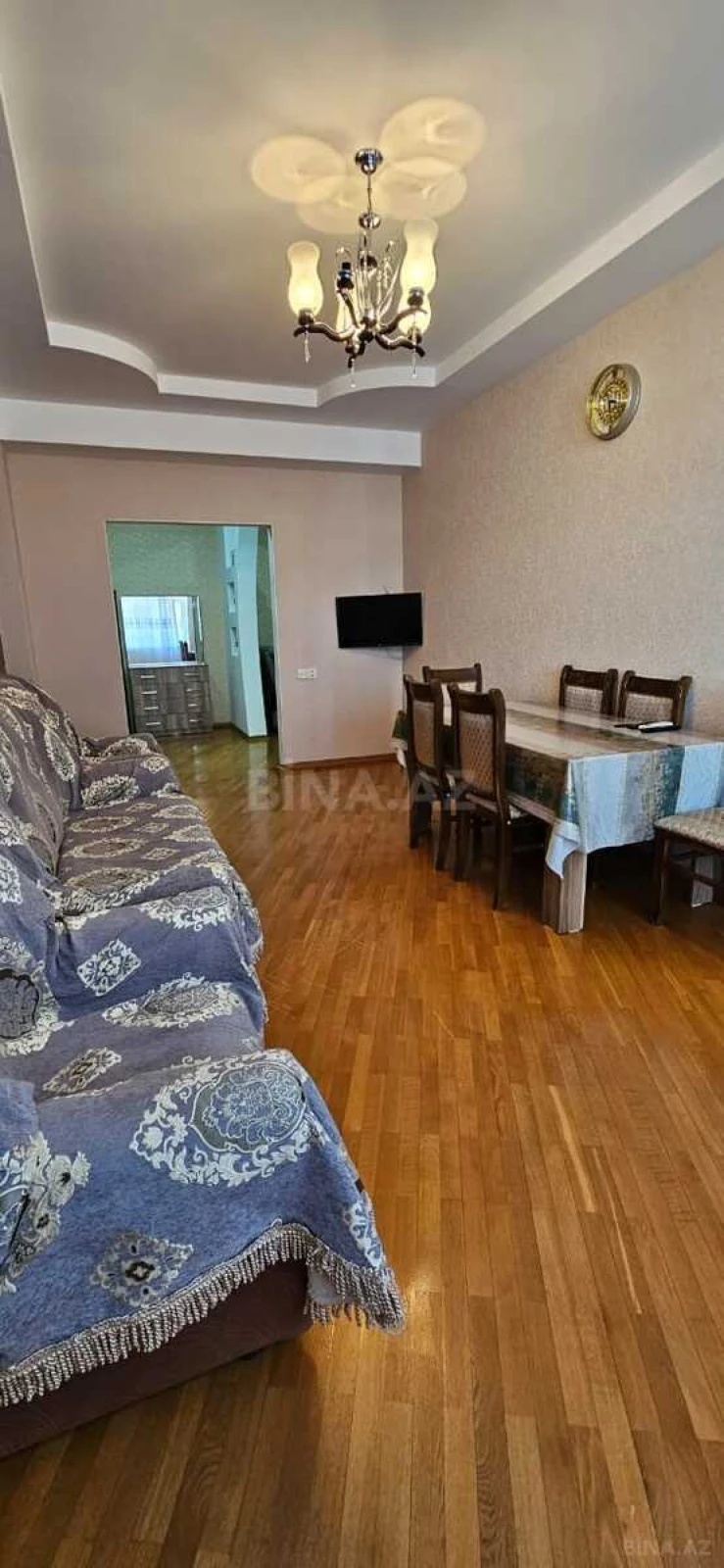 Kirayə verilir 2 otaqlı mənzil 90 m²