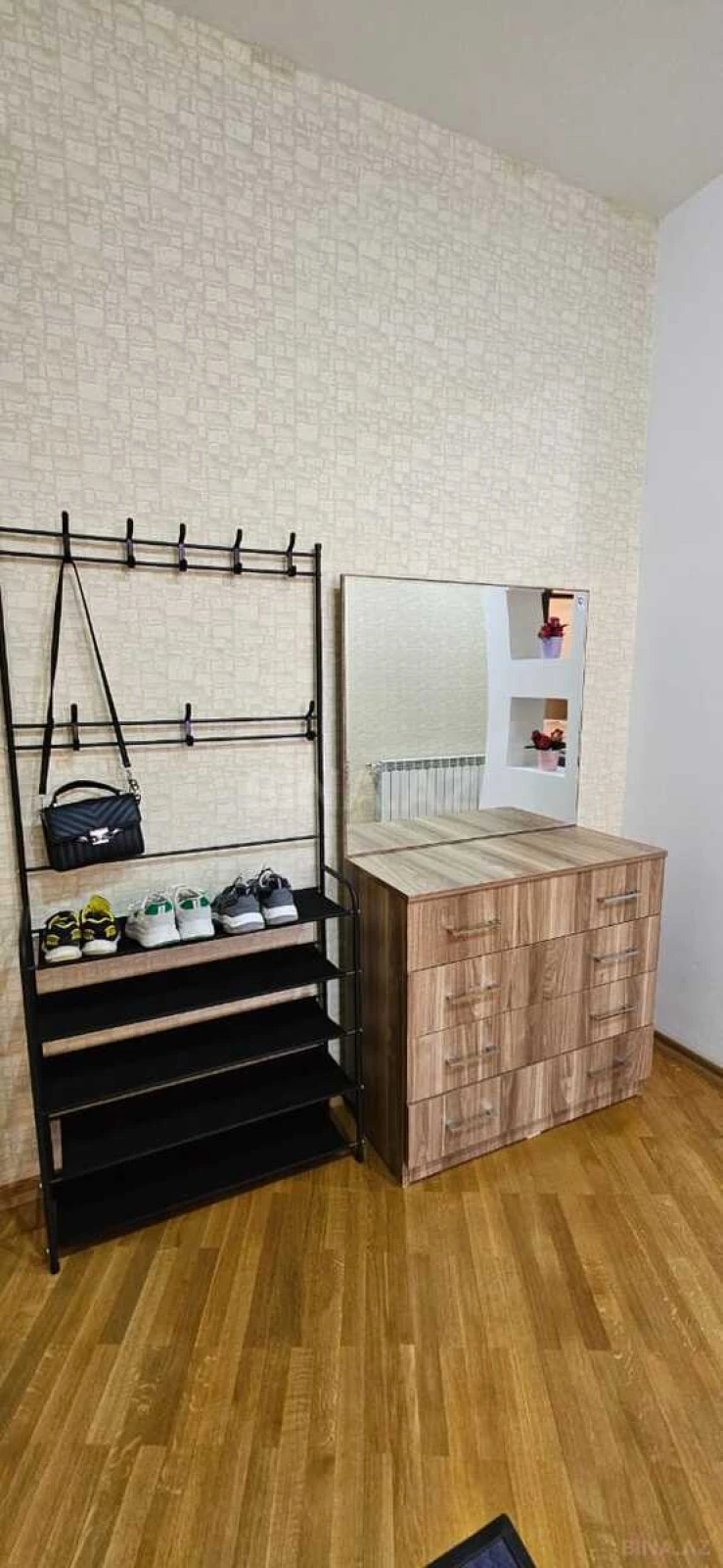 Kirayə verilir 2 otaqlı mənzil 90 m²