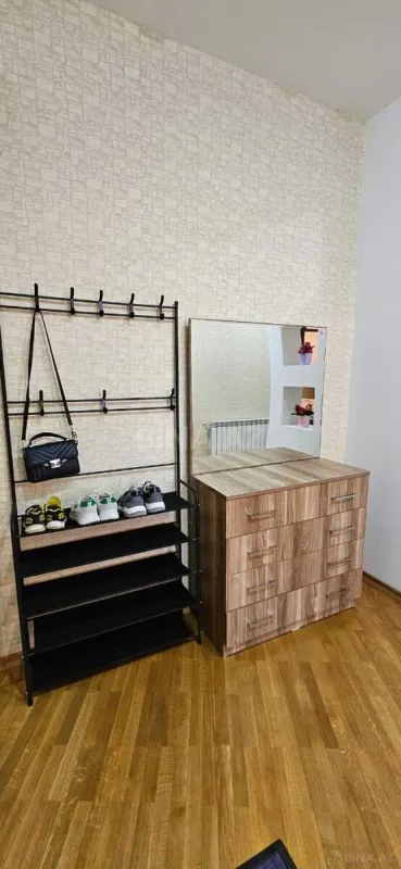 Kirayə verilir 2 otaqlı mənzil 90 m²