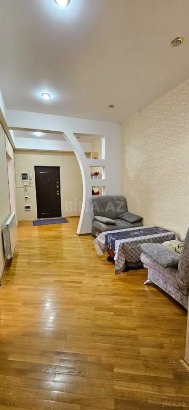Kirayə verilir 2 otaqlı mənzil 90 m²
