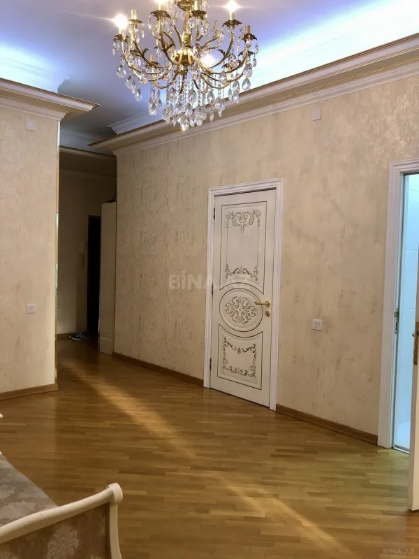 Kirayə verilir 3 otaqlı mənzil 125 m²