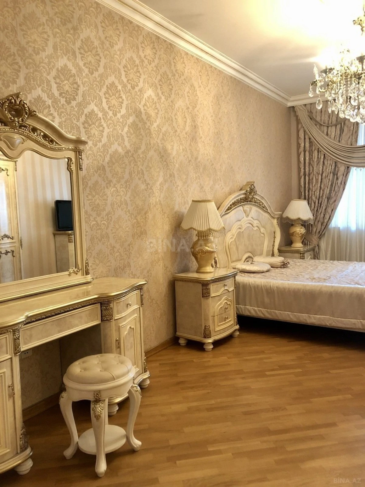 Kirayə verilir 3 otaqlı mənzil 125 m²