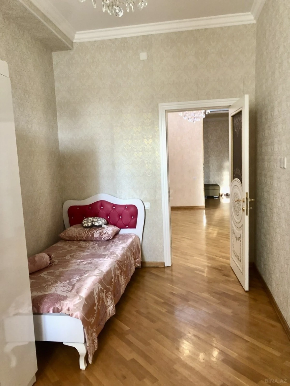 Kirayə verilir 3 otaqlı mənzil 125 m²