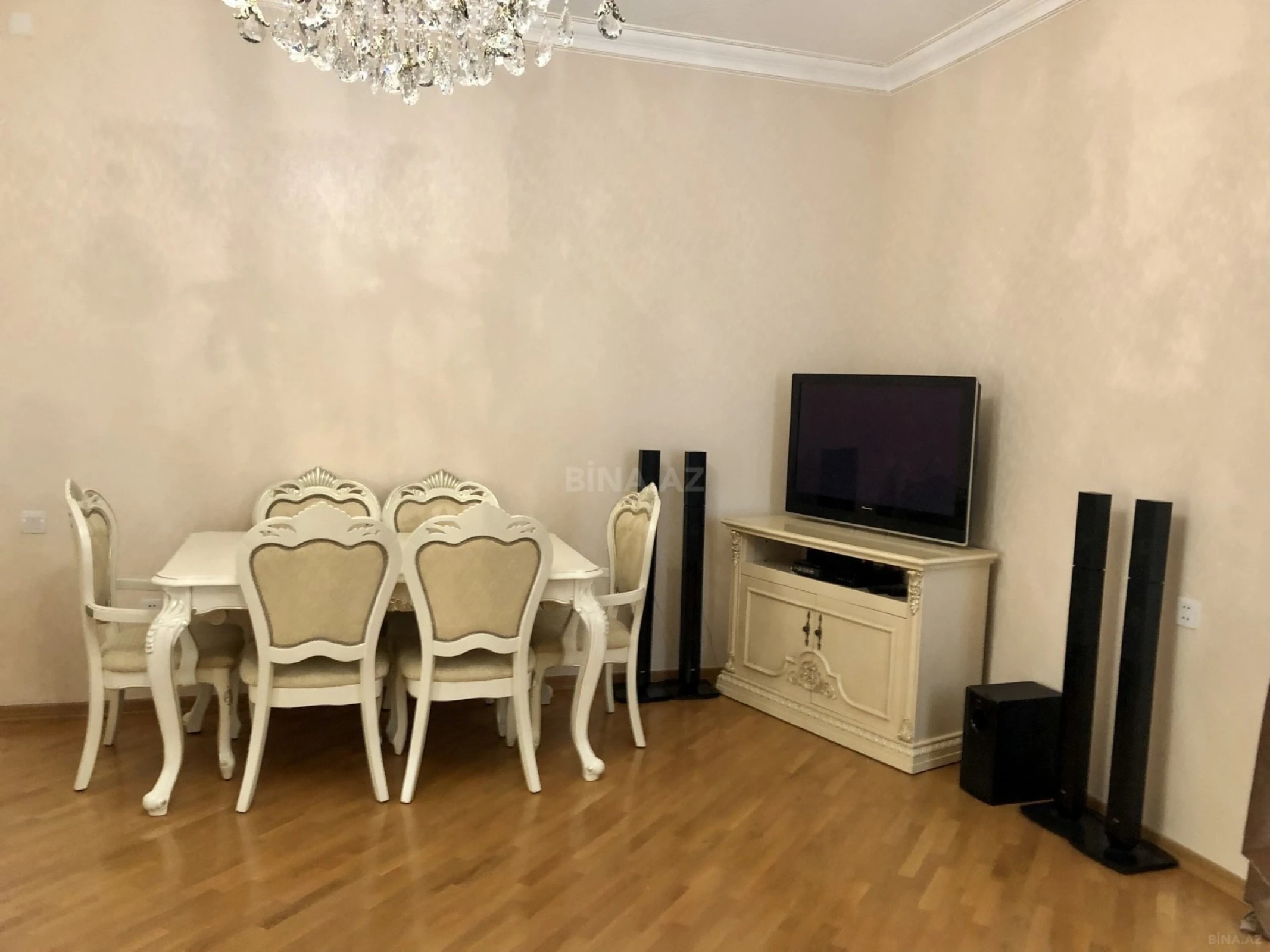 Kirayə verilir 3 otaqlı mənzil 125 m²