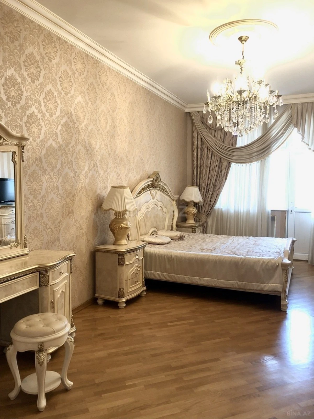Kirayə verilir 3 otaqlı mənzil 125 m²