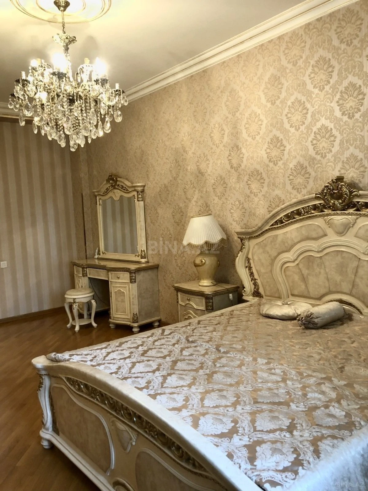 Kirayə verilir 3 otaqlı mənzil 125 m²