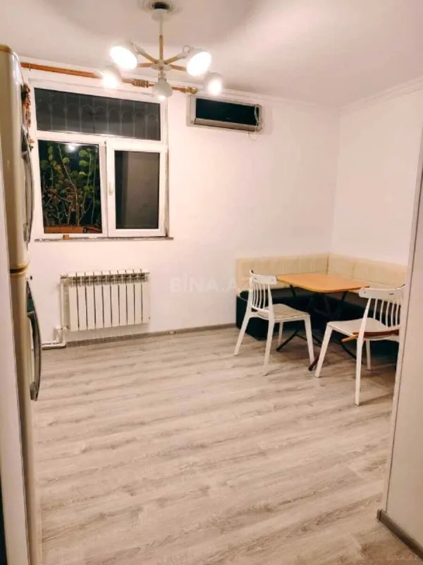 Satılır 5 otaqlı mənzil 115 m²