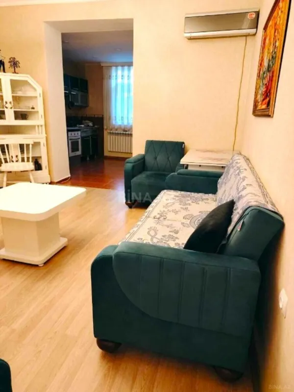 Satılır 5 otaqlı mənzil 115 m²