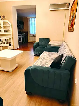 Satılır 5 otaqlı mənzil 115 m²