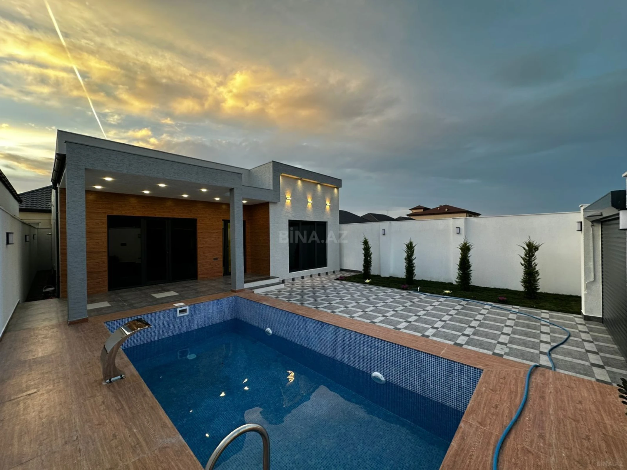 Satılır 4 otaqlı həyət evi 150 m²