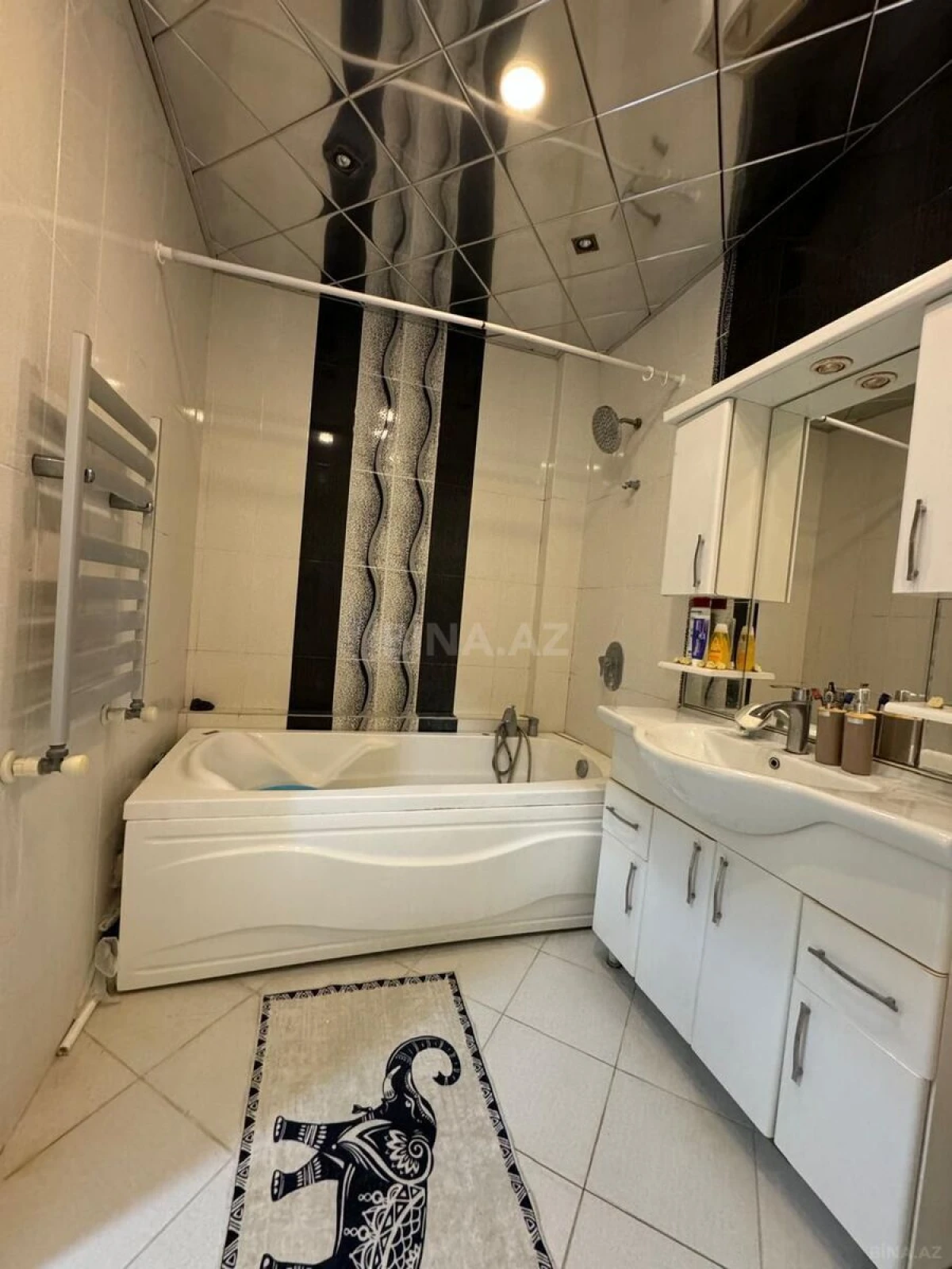 Satılır 3 otaqlı mənzil 106 m²