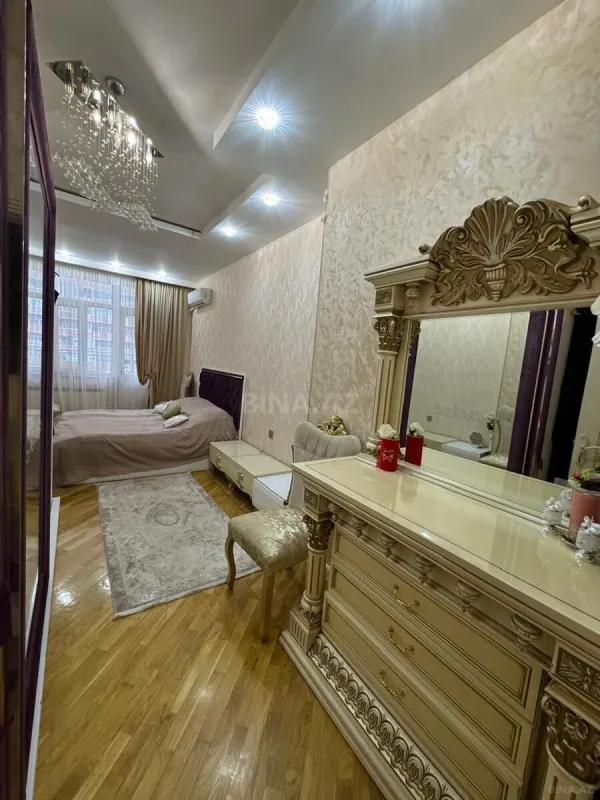 Satılır 3 otaqlı mənzil 106 m²