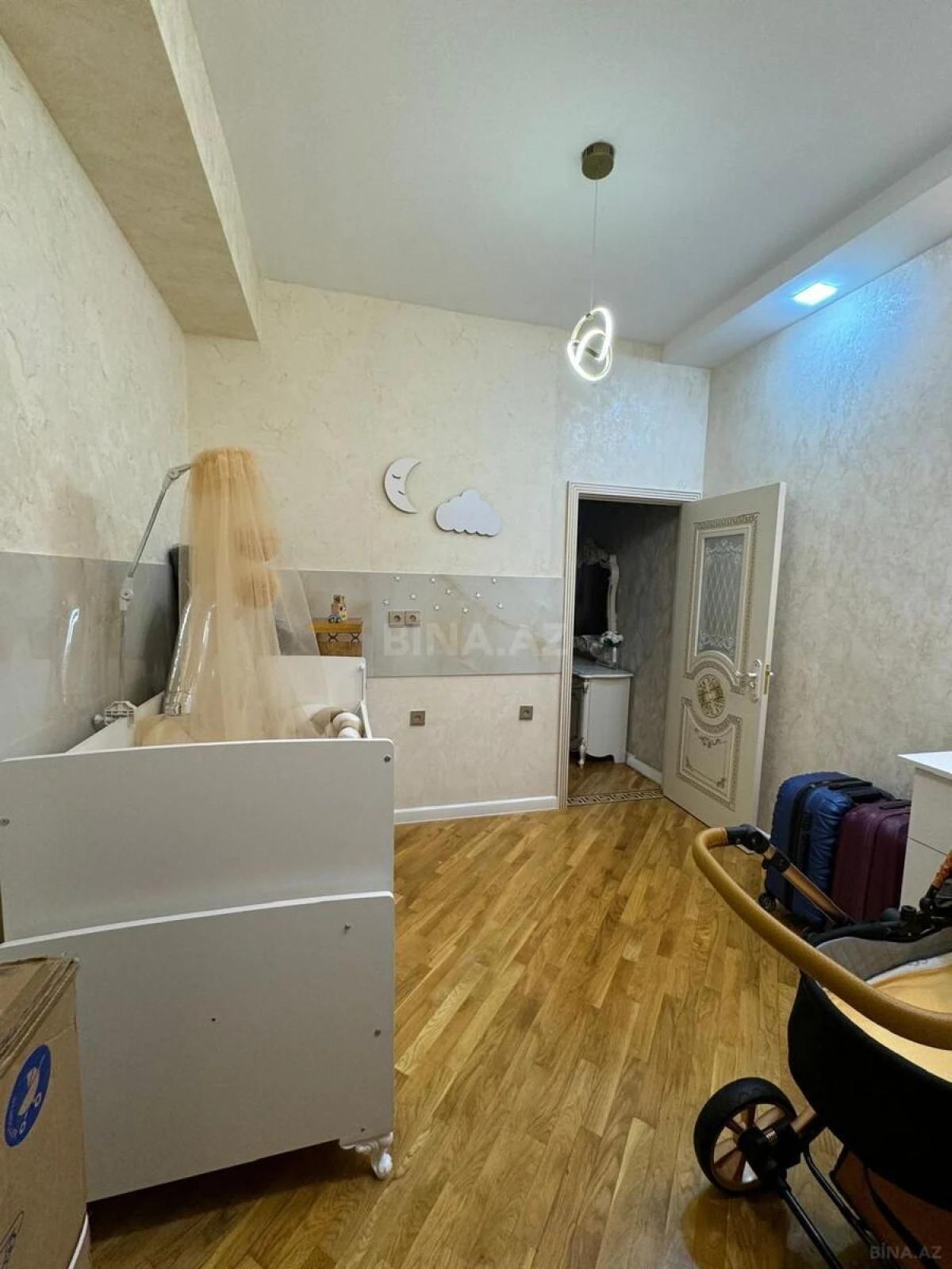 Satılır 3 otaqlı mənzil 106 m²