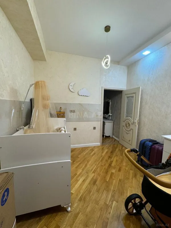 Satılır 3 otaqlı mənzil 106 m²