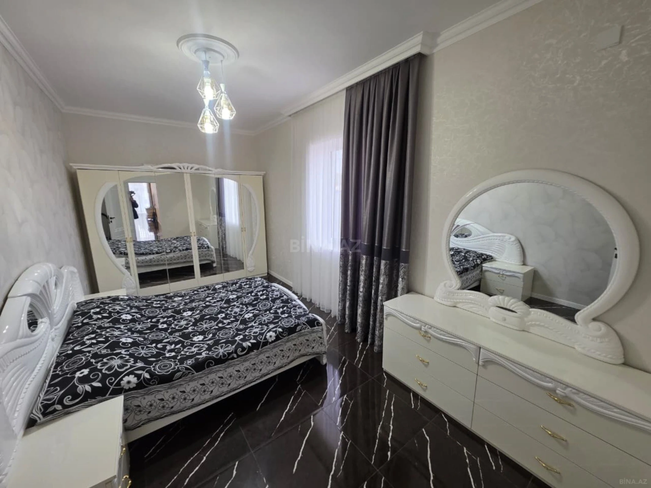 Satılır 4 otaqlı həyət evi 180 m²