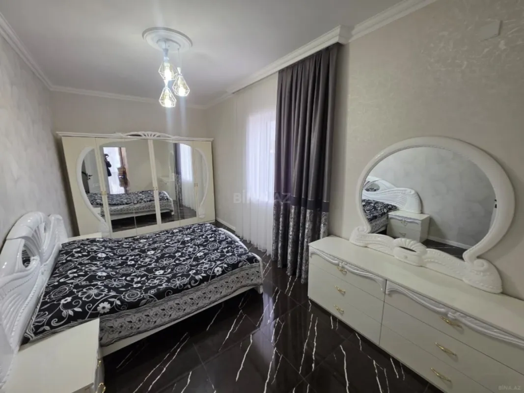 Satılır 4 otaqlı həyət evi 180 m²