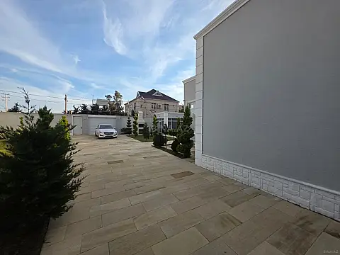 Satılır 4 otaqlı həyət evi 180 m²
