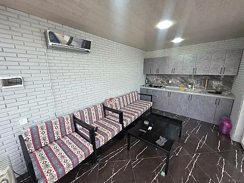 Satılır 4 otaqlı həyət evi 180 m²