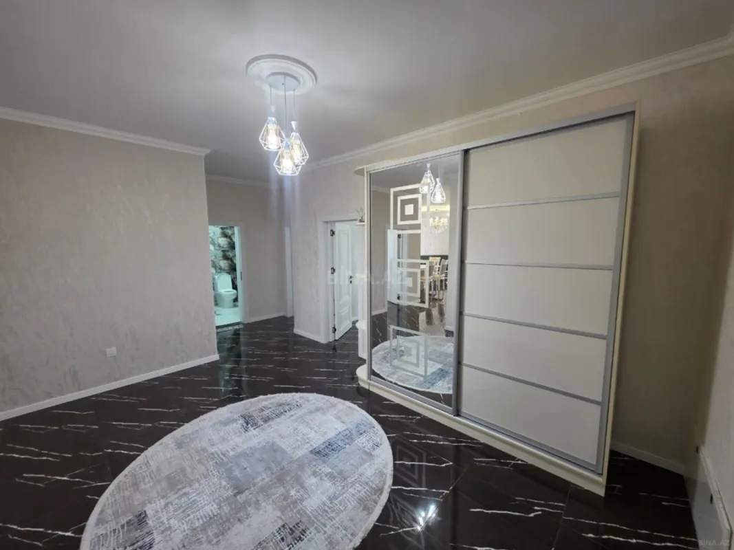 Satılır 4 otaqlı həyət evi 180 m²