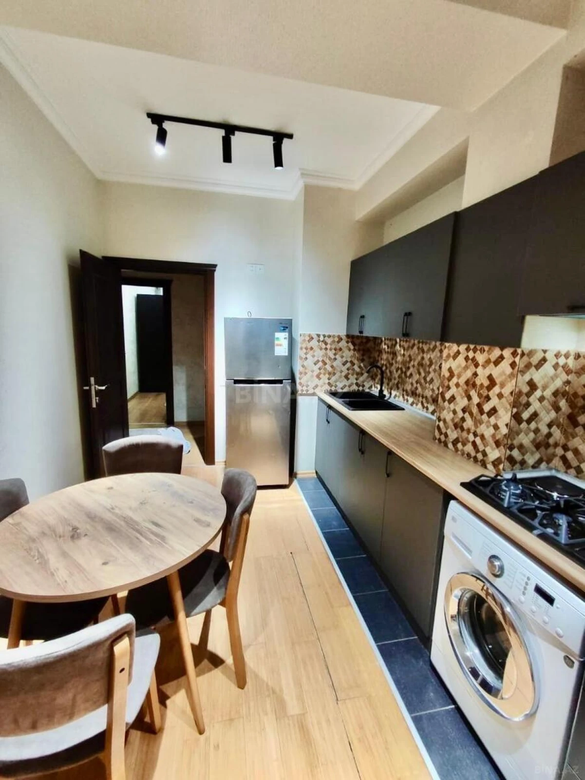 Kirayə verilir 2 otaqlı mənzil 70 m²