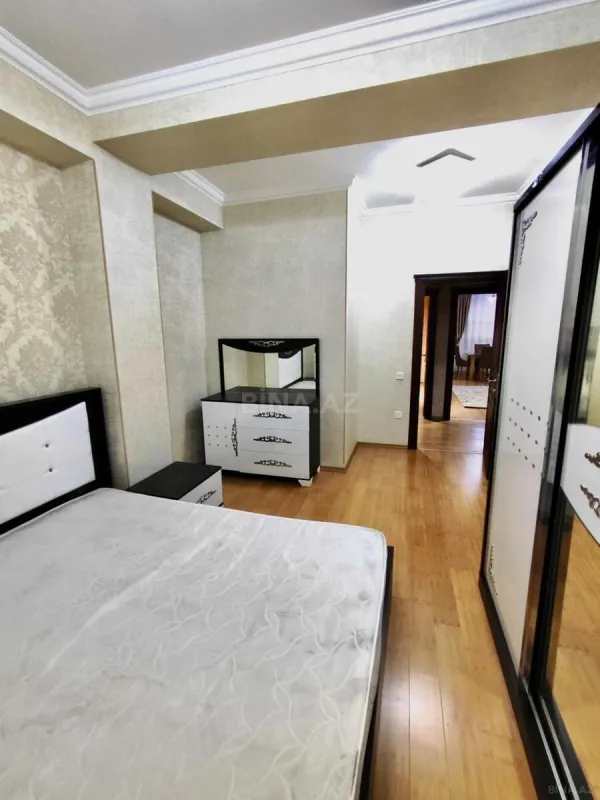 Kirayə verilir 2 otaqlı mənzil 70 m²