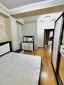 Kirayə verilir 2 otaqlı mənzil 70 m²
