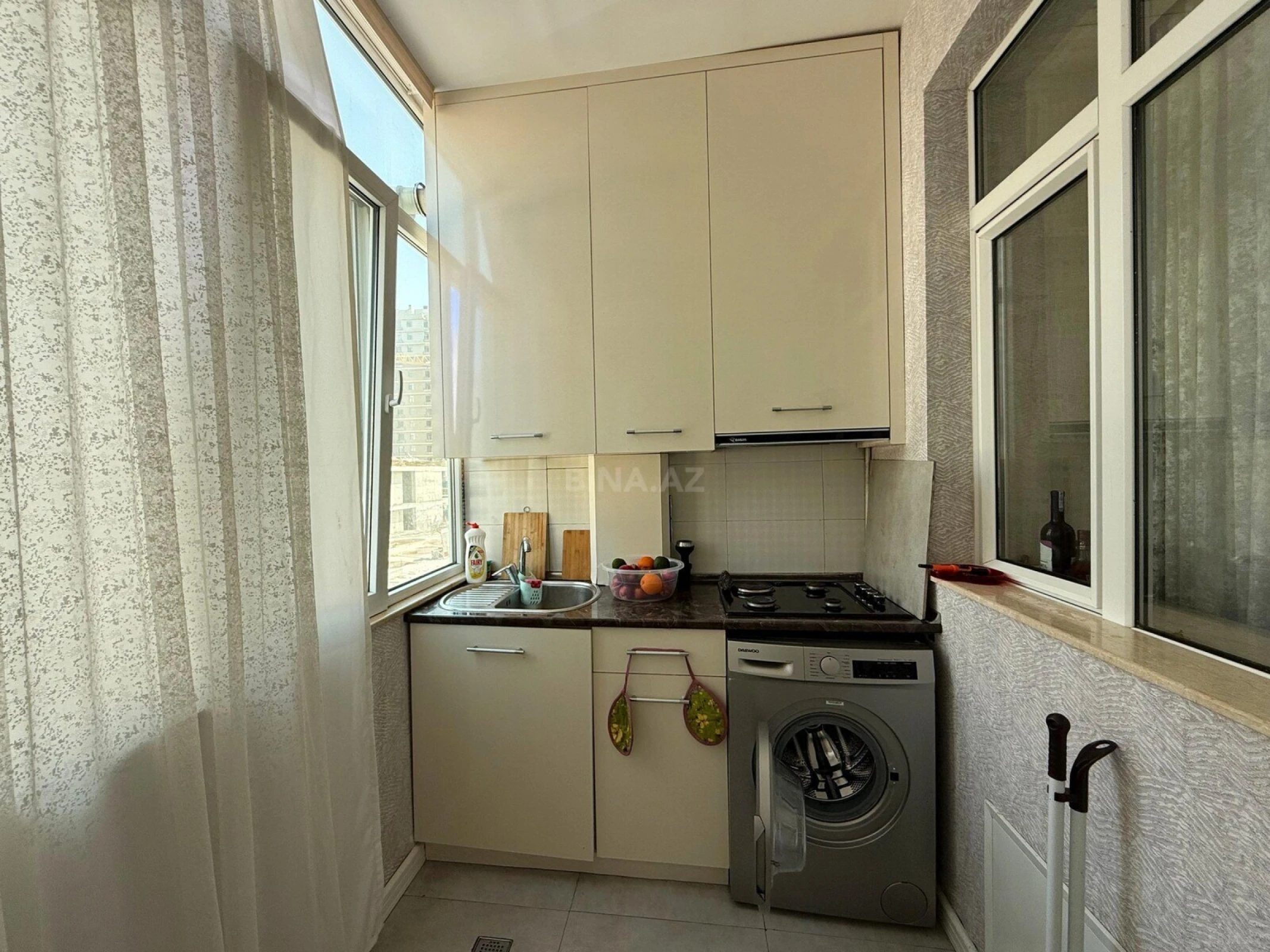 Satılır 3 otaqlı mənzil 151 m²