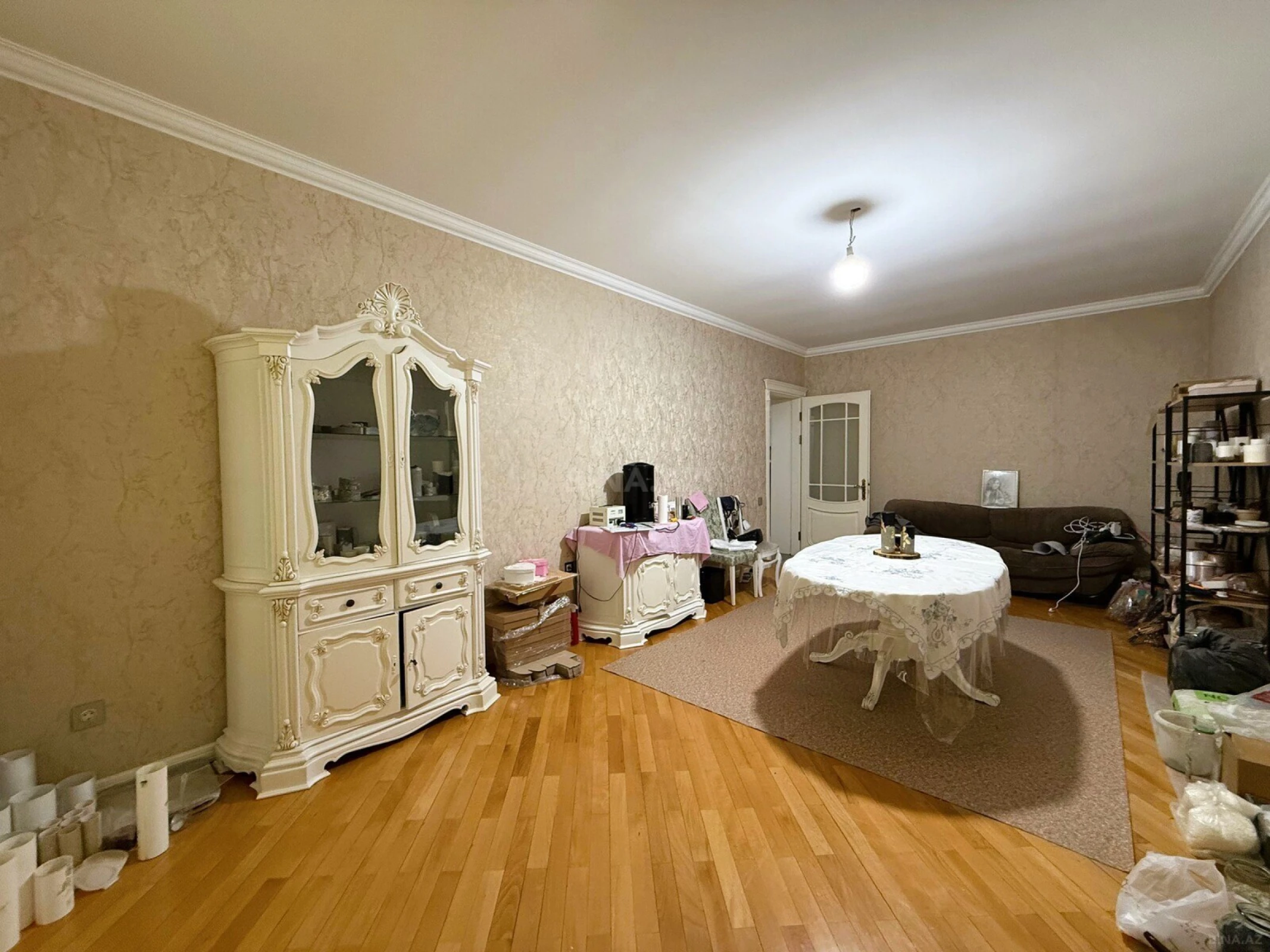 Satılır 3 otaqlı mənzil 151 m²