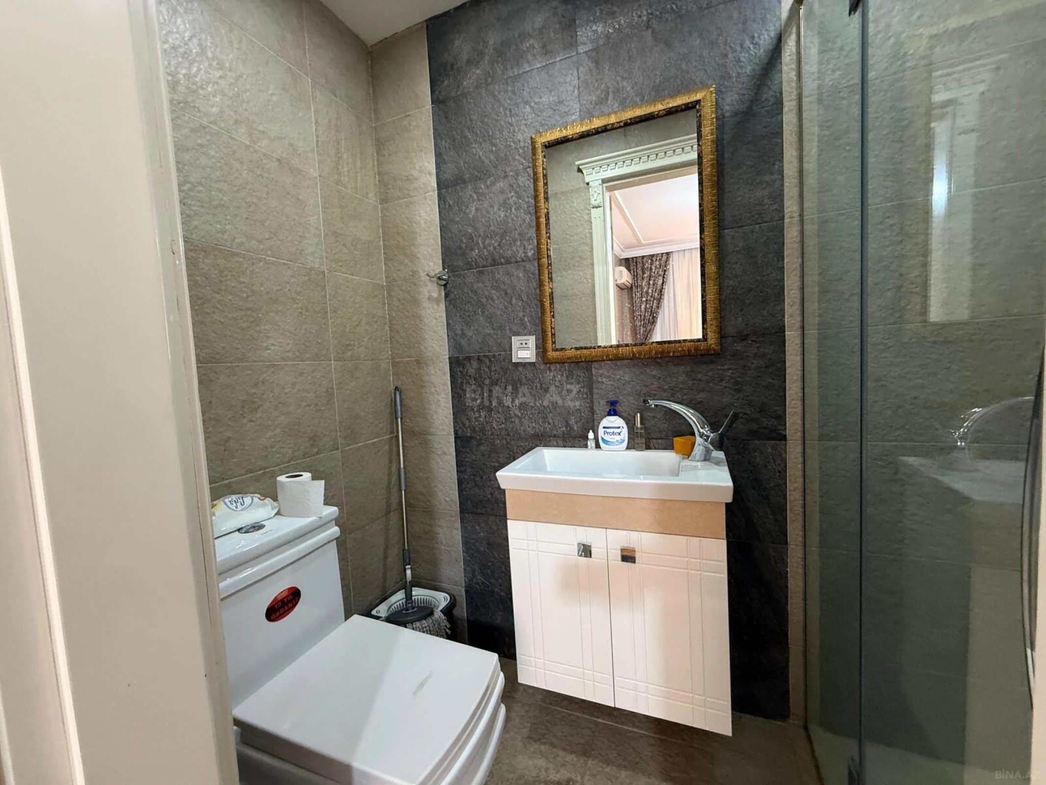 Satılır 3 otaqlı mənzil 151 m²