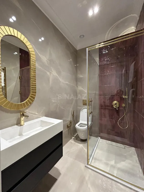 Satılır 4 otaqlı mənzil 140 m²