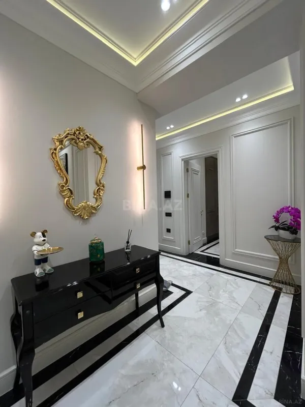 Satılır 4 otaqlı mənzil 140 m²