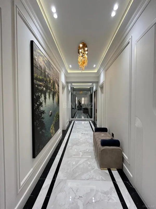 Satılır 4 otaqlı mənzil 140 m²