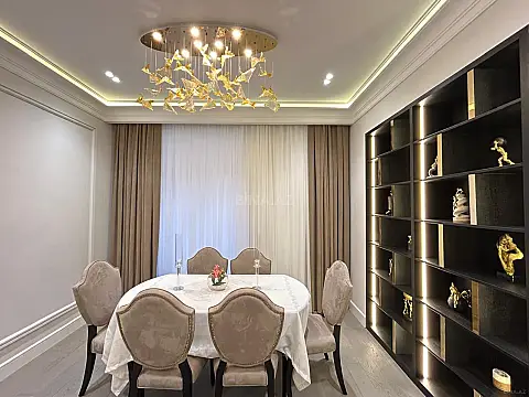 Satılır 4 otaqlı mənzil 140 m²