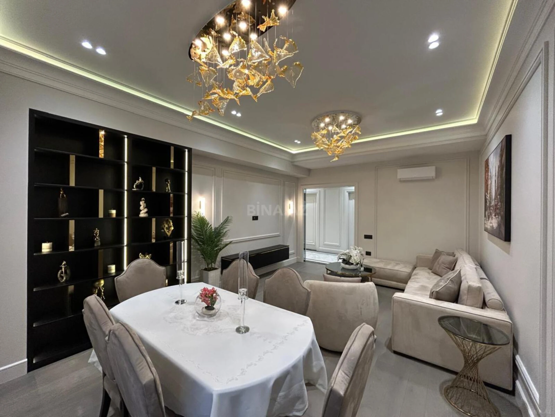 Satılır 4 otaqlı mənzil 140 m²