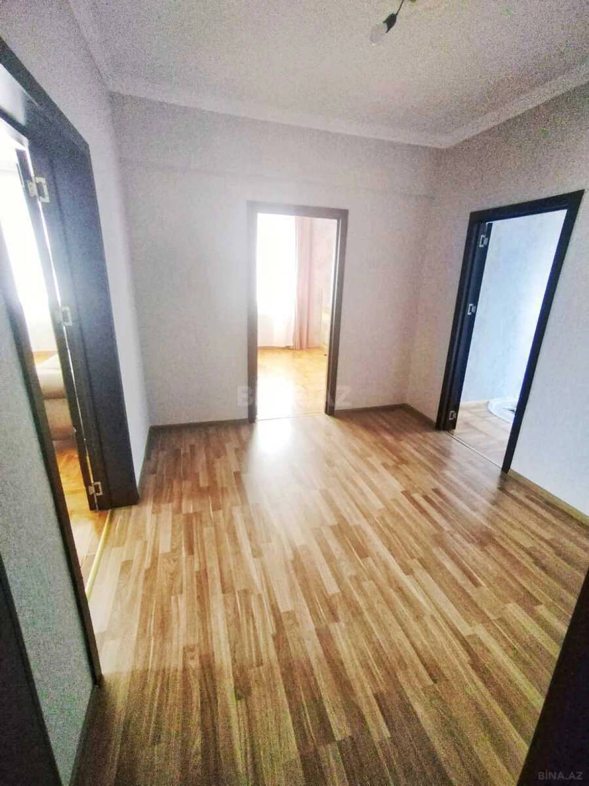 Satılır 5 otaqlı mənzil 170 m²